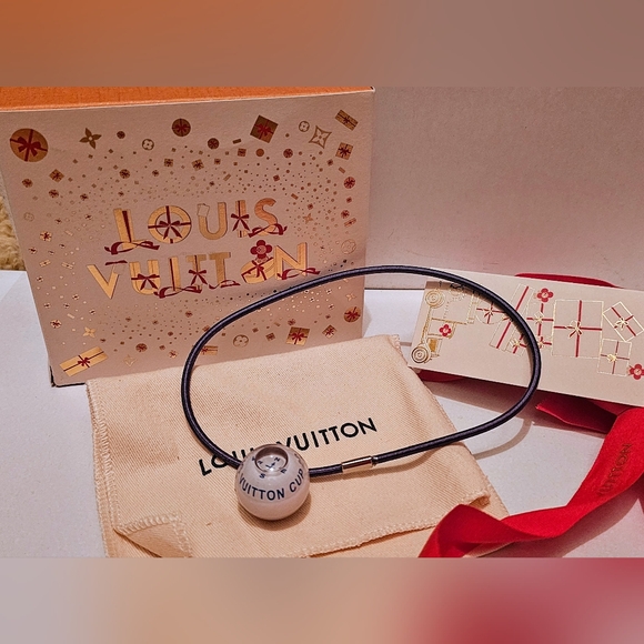 RARE Louis Vuitton LV Cup 2000 Compass Necklace (Limited Edition!) - Picture 1 of 3